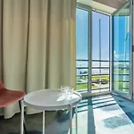 Hotell Meri Seaside &
