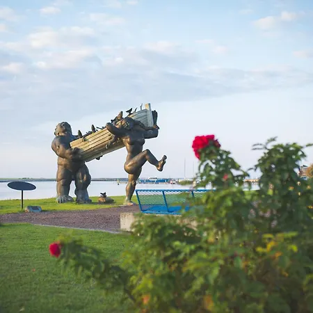 Meri Seaside & Hotell