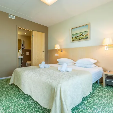 Meri Seaside & 3* Kuressaare