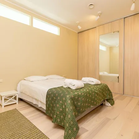 Hotel Meri Seaside &