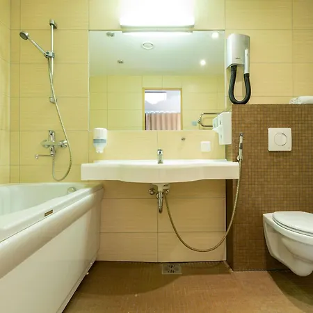 Meri Seaside & 3* Kuressaare