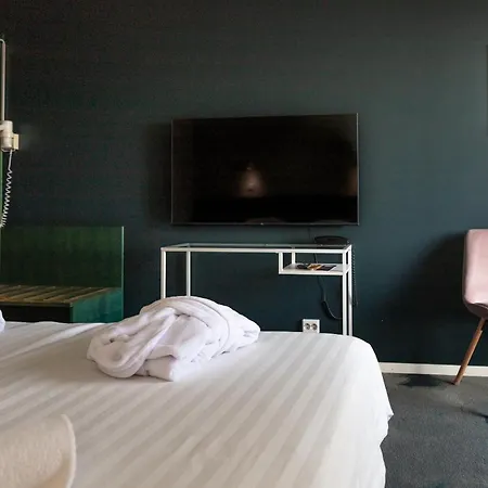 Meri Seaside & 3* Kuressaare