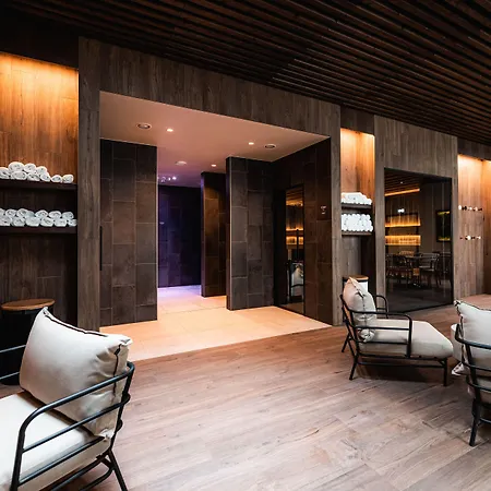 Meri Seaside & Hotell