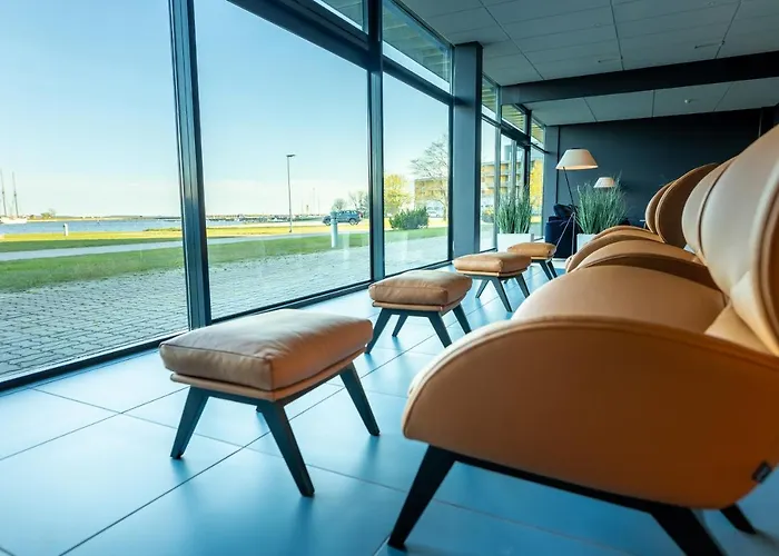 Meri Seaside & كوريسارِ