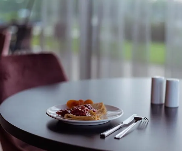 Meri Seaside & Kuressaare