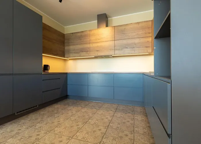 Meri Seaside & 3* 쿠레사아레