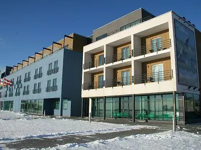 Meri Seaside & فندق كوريسارِ